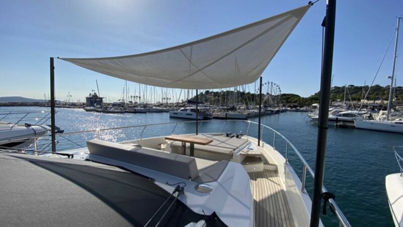 FERRETTI 720